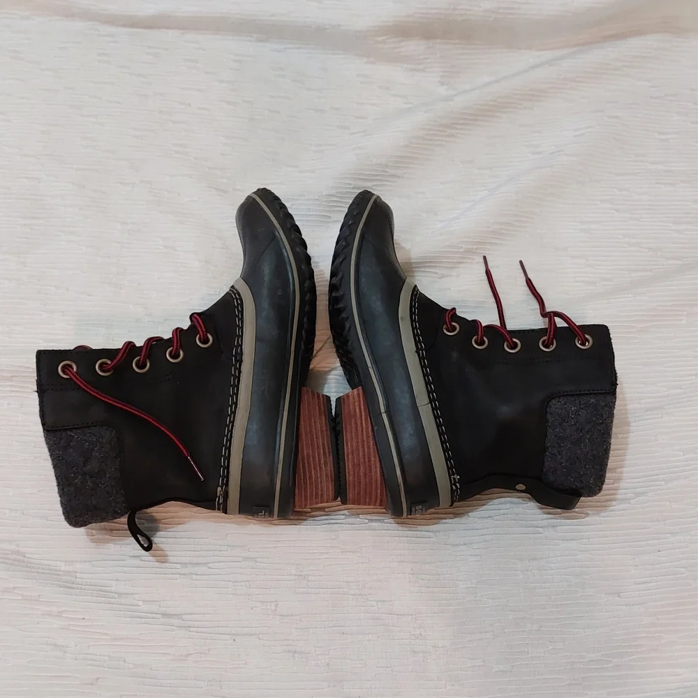 Sorel Black Ankle Boots with Red Accented Laces
